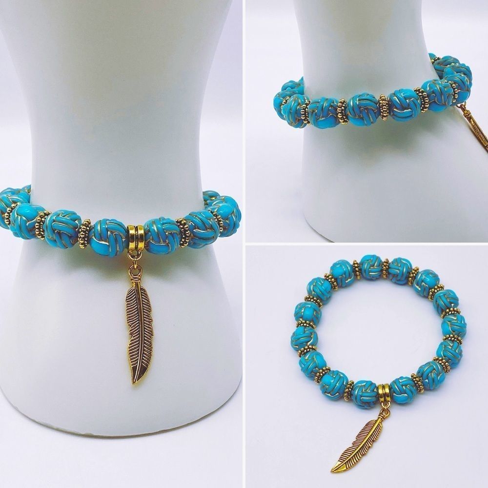 Leaf charm bracelet